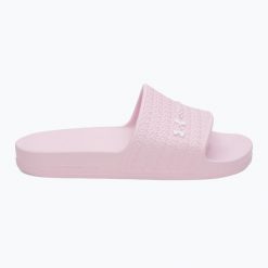 Klapki damskie Under Armour ARMR Lite prime pink/prime pink/prime pink. Czerwone klapki damskie Under Armour, bez wzorów, sportowe, bez obcasa. Za 119.99 zł.
