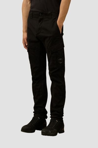 C.P. COMPANY Czarne męskie spodnie Cargo Pant, Rozmiar 50. Czarne spodnie materiałowe męskie C.P. Company, m, bez wzorów, z bawełny. W wyprzedaży za 664.99 zł.