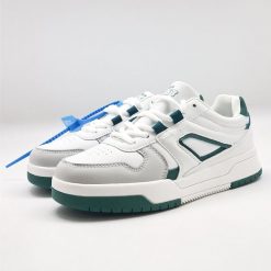 But sportowy BLAST biało-zielony. Białe obuwie sportowe damskie Legea, bez wzorów. W wyprzedaży za 157.50 zł.