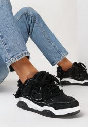 Czarne Sneakersy z Szerokimi Sznurówkami Zdobione Materiałowymi Wstawkami i Perforacją Niriela. Czarne obuwie sportowe damskie Born2be, z aplikacjami, z materiału. Za 99.99 zł.