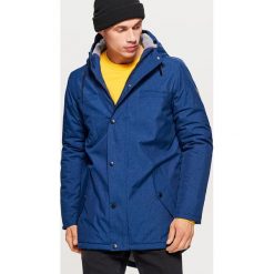 Zimowy płaszcz z ociepleniem - Granatowy. Niebieskie płaszcze męskie Cropp, na zimę. Za 329.99 zł.