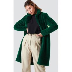 Rut&Circle Długi płaszcz ze sztucznym futrem - Green. Płaszcze damskie marki Rut&Circle. Za 404.95 zł.