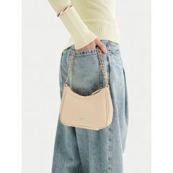 Torebka JENNY. Brązowe torebki do ręki damskie Jenny, bez wzorów, klasyczne, bez dodatków. Za 129.99 zł.