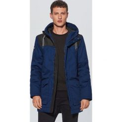 Zimowy płaszcz - Granatowy. Niebieskie płaszcze męskie Cropp, na zimę. Za 329.99 zł.