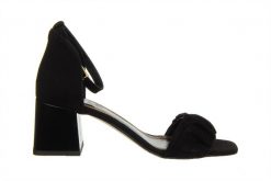 Sandały Bayla-159 4634 003-P Czarny Welur 159143, Skóra naturalna - 39. Czarne sandały damskie Bayla, bez wzorów, z materiału, bez obcasa, na słupku, bez zapięcia. W wyprzedaży za 224.10 zł.