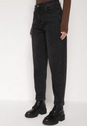 Czarne Jeansy Mom Fit z Wysokim Stanem z Domieszką Wiskozy Aclonna. Czarne jeansy damskie Born2be, z podwyższonym stanem. Za 109.99 zł.
