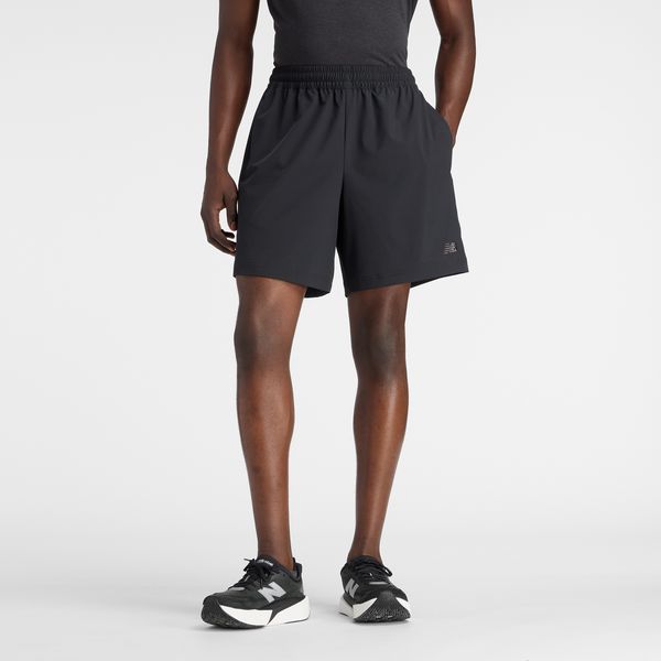 Spodenki męskie New Balance MB6174CDBK – czarne. Czarne szorty męskie New Balance, m, bez wzorów, z materiału, eleganckie. Za 259.99 zł.