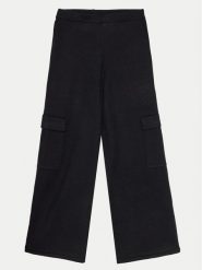 Guess Spodnie materiałowe J4BB08 Z2V42 Czarny Relaxed Fit. Czarne spodnie materiałowe dla dziewczynek Guess, z aplikacjami, z materiału. Za 149.99 zł.