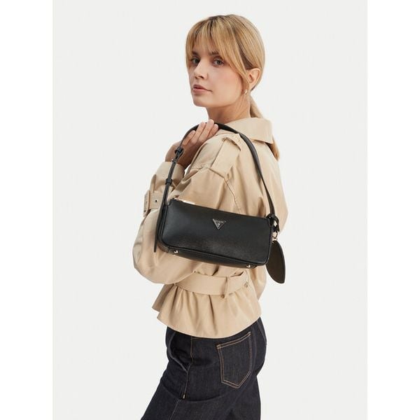 Torebka Guess. Czarne torebki do ręki damskie Guess, z aplikacjami, klasyczne, bez dodatków. Za 344.99 zł.
