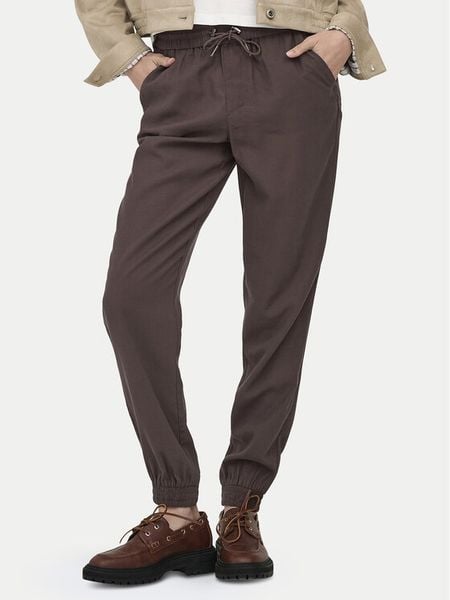 ONLY Spodnie dresowe Kelda 15203946 Brązowy Regular Fit. Brązowe spodnie dresowe damskie Only, bez wzorów, z dresówki. Za 119.99 zł.