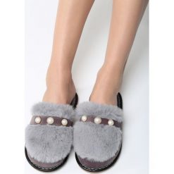 Szare Kapcie Homebody. Szare kapcie damskie Born2be, z materiału. Za 39.99 zł.