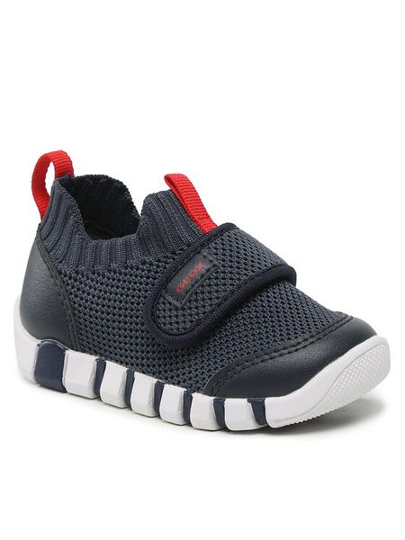Sneakersy Geox. Czarne trampki i tenisówki chłopięce Geox, bez wzorów, bez zapięcia. Za 209.99 zł.