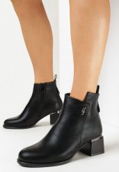 Czarne Botki na Słupku z Cholewką na Zakładkę i Ozdobą z Cyrkonii Mondey. Czarne botki damskie Born2be, eleganckie, bez obcasa, na obcasie, bez zapięcia. Za 169.99 zł.