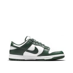 Buty Dorosły Nike Dunk Low biały. Białe obuwie sportowe damskie Nike, bez wzorów, ze skóry, do koszykówki. Za 795.00 zł.