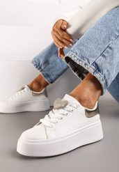 Biało-Złote Wiązane Casualowe Sneakersy na Platformie z Cyrkoniami i Metalową Aplikacją Illita. Białe obuwie sportowe damskie Renee, z aplikacjami, z jeansu. Za 99.99 zł.
