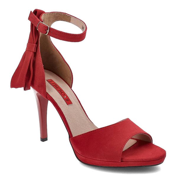 Czerwone Sandały Libero Eleganckie Skórzane Buty. Czerwone klapki damskie Libero, bez wzorów, ze skóry, eleganckie, bez obcasa, na obcasie. Za 269.00 zł.