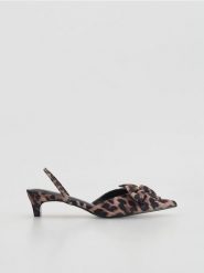 Czółenka z kokardami - wielobarwny. Czółenka damskie Reserved, bez wzorów, z tkaniny, bez obcasa, bez zapięcia. Za 139.99 zł.