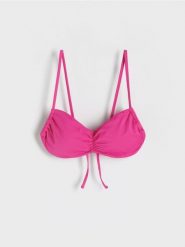 Góra od bikini - fuksja. Czerwone bikini damskie Reserved, bez wzorów. W wyprzedaży za 19.99 zł.