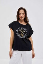 Bawełniany t-shirt z nadrukiem czarny. Czarne bluzki damskie MOODO, s, bez wzorów, z bawełny, bez kołnierzyka. W wyprzedaży za 22.49 zł.