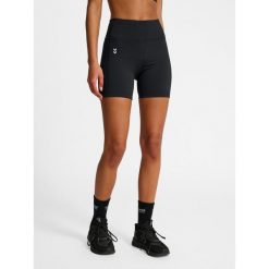 Szorty damskie Hummel HIIT impact Hw. Czarne szorty sportowe damskie Hummel, bez wzorów, sportowe, na fitness i siłownię. Za 207.00 zł.