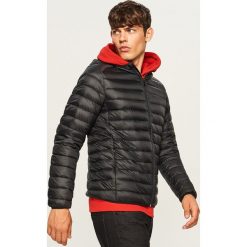 Kurtka z naturalnym puchem - Czarny. Czarne kurtki męskie Reserved, z puchu. Za 259.99 zł.