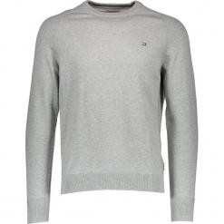 Sweter w kolorze szarym. Szare swetry przez głowę męskie marki Ben Sherman, z haftami, z bawełny, z okrągłym kołnierzem. W wyprzedaży za 130.95 zł.