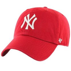 Czapka z daszkiem męska New York Yankees MLB Clean Up Cap. Czerwone czapki i kapelusze męskie 47 Brand, bez wzorów, z bawełny, sportowe. Za 99.99 zł.