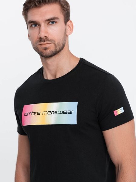 T-shirt męski bawełniany z nadrukiem - czarny V1 - Rozmiar: XXL. Czarne t-shirty męskie Ombre Clothing, m, bez wzorów, z bawełny, klasyczne, bez kołnierzyka. W wyprzedaży za 19.99 zł.