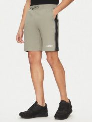Guess Szorty materiałowe Z4RD04 KB3P2 Zielony Regular Fit. Zielone szorty męskie Guess, m, z aplikacjami, z bawełny. Za 159.99 zł.