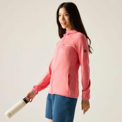 Damska bluza Kadley z kapturem i zamkiem błyskawicznym. Czerwone bluzy damskie Regatta, bez wzorów, z elastanu, z kapturem. W wyprzedaży za 199.99 zł.