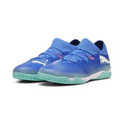 Buty piłkarskie FUTURE 7 MATCH IT PUMA. Białe buty sportowe męskie Puma, bez zapięcia, do piłki nożnej. Za 382.95 zł.