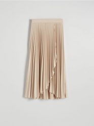 Plisowana spódnica midi - kremowy. Białe spódnice damskie Reserved, l, bez wzorów, z dzianiny, midi, kopertowe. W wyprzedaży za 59.99 zł.