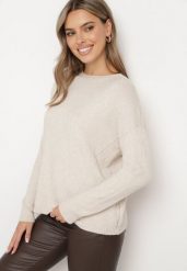 Jasnobeżowy Sweter z Ozdobnymi Guzikami i Cyrkoniami Rerilina. Brązowe swetry damskie Born2be, uniwersalny, z aplikacjami, z jeansu, klasyczne, bez kołnierzyka, bez ramiączek, długie, bez kaptura. Za 74.99 zł.