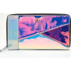Duży portfel - Wielobarwny. Portfele damskie marki Cropp. W wyprzedaży za 29.99 zł.