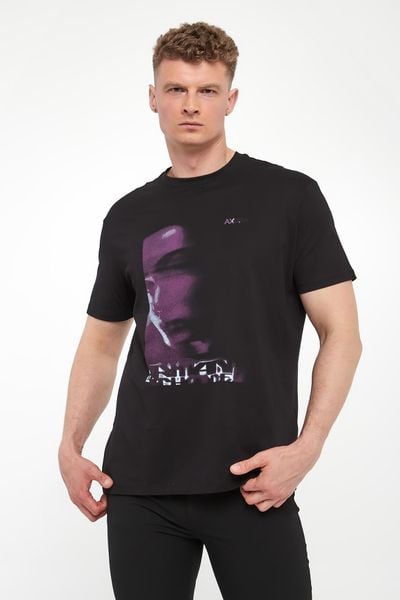 T-shirt męski bawełniany ARMANI EXCHANGE. T-shirty męskie Armani Exchange, m, bez wzorów, z bawełny, bez kołnierzyka. W wyprzedaży za 239.20 zł.