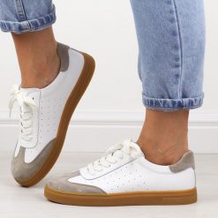 Białe skórzane półbuty damskie Filippo Dp6128/26. Białe półbuty damskie Filippo, na jesień, bez wzorów, ze skóry, eleganckie, bez obcasa, bez zapięcia. Za 219.00 zł.