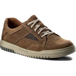 Półbuty CLARKS - Unrhombus Go 261279617 Tan Nubuck. Półbuty na co dzień męskie marki Clarks. W wyprzedaży za 299.00 zł.