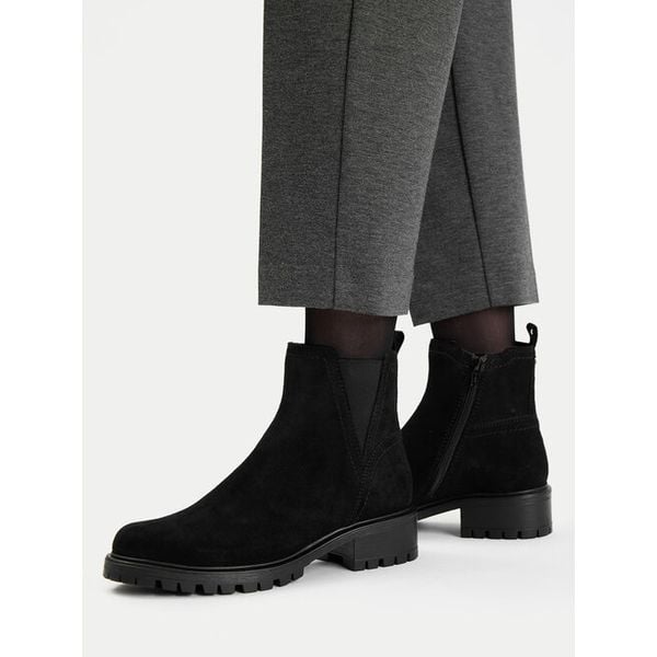 Sztyblety Lasocki. Czarne botki damskie Lasocki, bez obcasa, na płaskiej podeszwie, bez zapięcia. Za 249.99 zł.