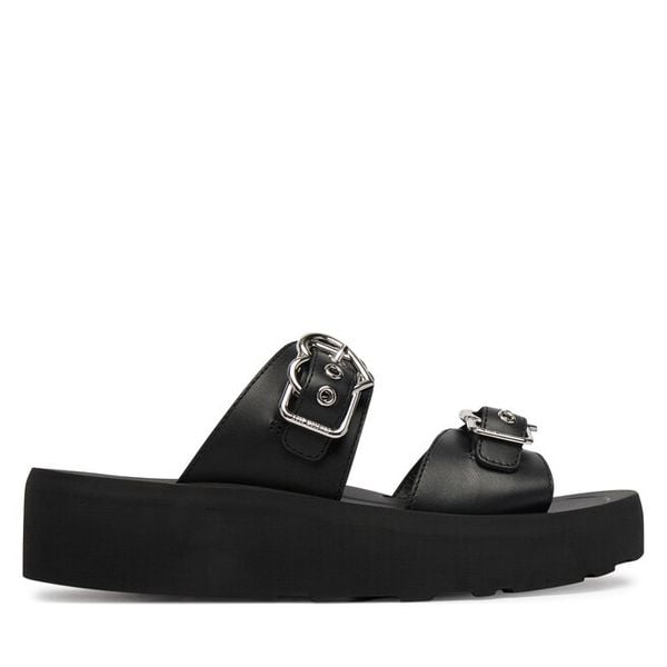 Klapki LOVE MOSCHINO. Czarne klapki damskie Love Moschino, bez wzorów, bez obcasa. Za 531.99 zł.