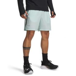 Spodenki do biegania męskie Under Armour Launch 7". Czarne krótkie spodenki sportowe męskie Under Armour, l, bez wzorów, z materiału, do biegania. Za 172.55 zł.