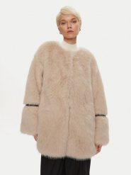 Karen by Simonsen Futro Pearly 10104998 Beżowy Oversize. Brązowe płaszcze damskie Karen by Simonsen, bez wzorów, z futra, bez kaptura. Za 1,039.00 zł.