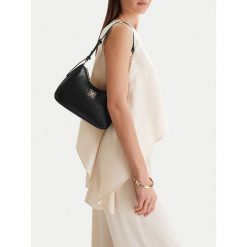 Torebka Nine West. Czarne torebki do ręki damskie Nine West, bez wzorów, klasyczne, bez dodatków. Za 159.99 zł.