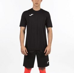 Koszulka piłkarska męska Joma Combi. Czarne koszulki sportowe męskie Joma, m, bez wzorów, z materiału, bez kołnierzyka, bez ramiączek, do piłki nożnej. Za 44.99 zł.
