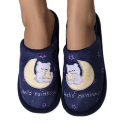 Granatowe miękkie kapcie Rainbow moon niebieskie. Niebieskie kapcie damskie z aplikacjami. Za 67.36 zł.