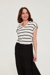 Bluzka w paski. Bluzki damskie MOODO, bez wzorów, z bawełny, bez kołnierzyka, bez ramiączek. Za 59.99 zł.