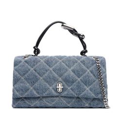 Torebka Marc Jacobs. Niebieskie torebki do ręki damskie Marc Jacobs, bez wzorów, z denimu, klasyczne, bez dodatków. Za 2,629.00 zł.