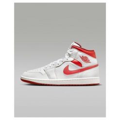 Buty Sportowe Męskie Air Jordan 1 Mid SE. Białe buty sportowe męskie Nike, bez zapięcia, do koszykówki. Za 642.70 zł.