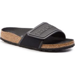 Klapki BIRKENSTOCK - Tema 1013683 Black. Czarne klapki damskie Birkenstock, bez wzorów, z materiału, bez obcasa, bez zapięcia. W wyprzedaży za 239.00 zł.