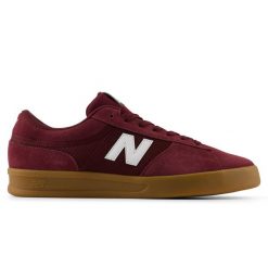 Buty unisex New Balance Numeric UN430BYG – bordowe. Czerwone buty sportowe męskie New Balance, z dresówki, bez zapięcia. Za 369.99 zł.