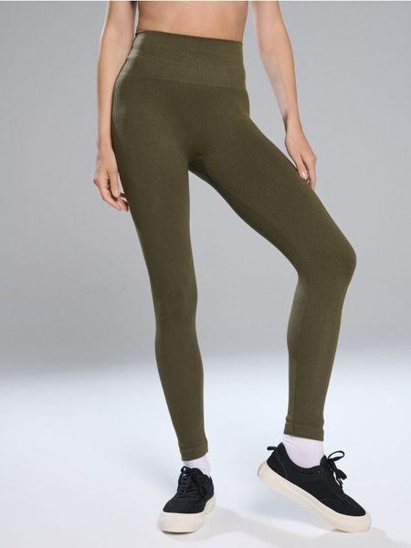 Prążkowane legginsy - zielony. Zielone legginsy damskie Sinsay, l, bez wzorów, prążkowane. Za 39.99 zł.